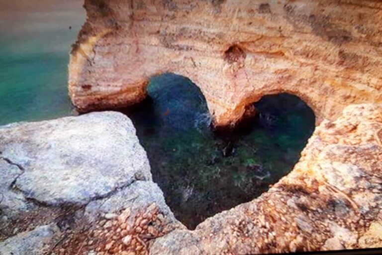 1 hour Benagil Cave Private Kayak Tour from Benagil