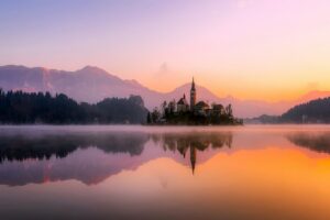 Private Lake Bled and Ljubl­jana Full Day Trip from Zagreb With Pickup