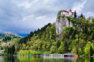Private Lake Bled and Ljubl­jana Full Day Trip from Zagreb With Pickup