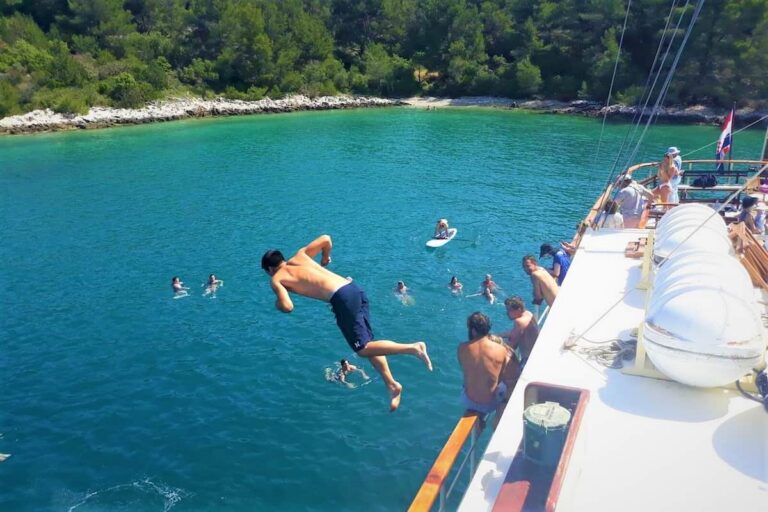Split 2 Islands Boat Tour