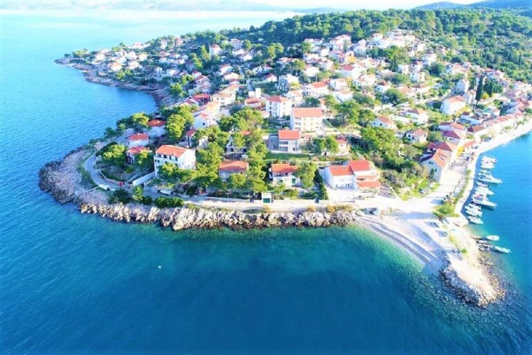 Split 2 Islands Boat Tour