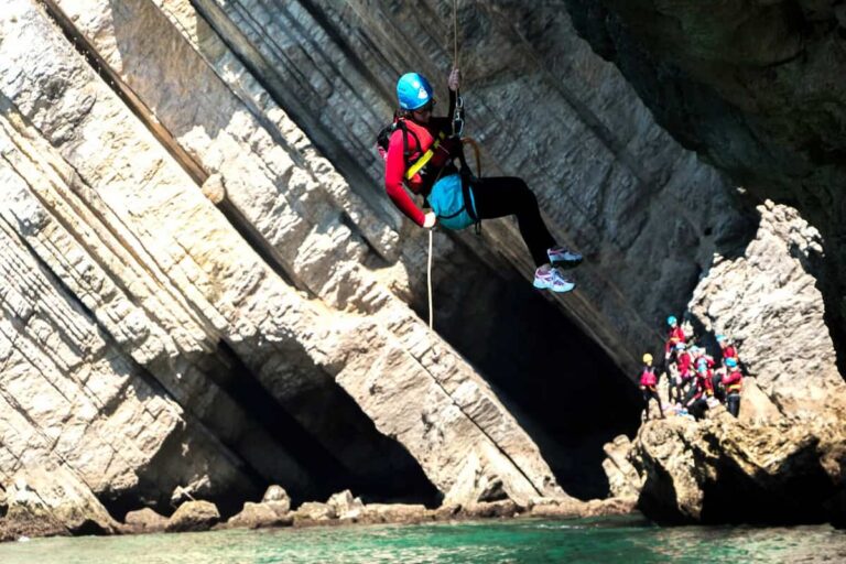 Sesimbra Coasteering
