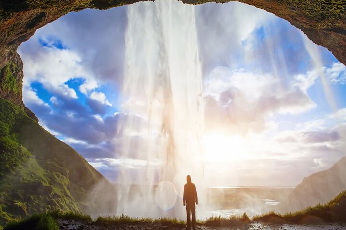 Paragliding Day Trip From Reykjavík