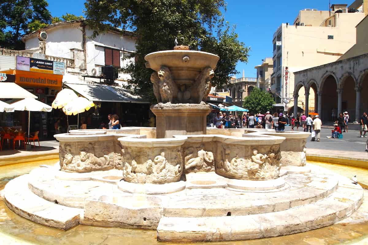 Knossos Palace Day Trip From Chania