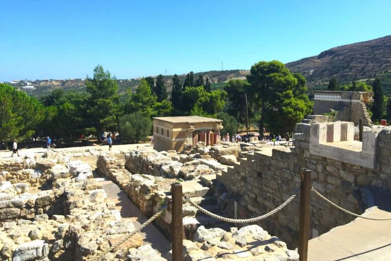 Knossos Palace Day Trip From Chania