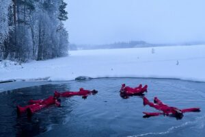 Rovaniemi: Ice Floating
